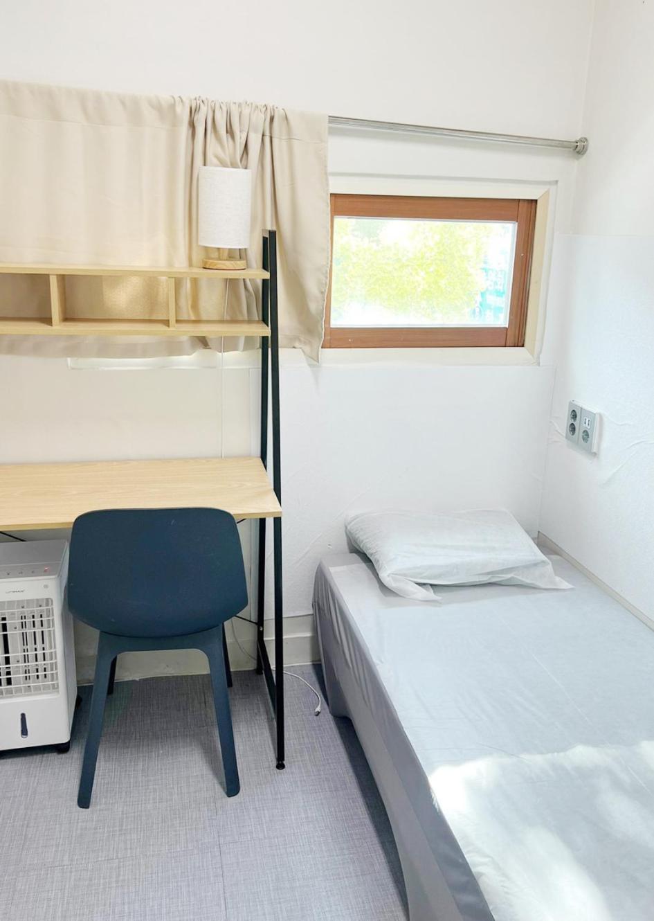 Singleguesthouse Cozybed -man Only- * Seoul