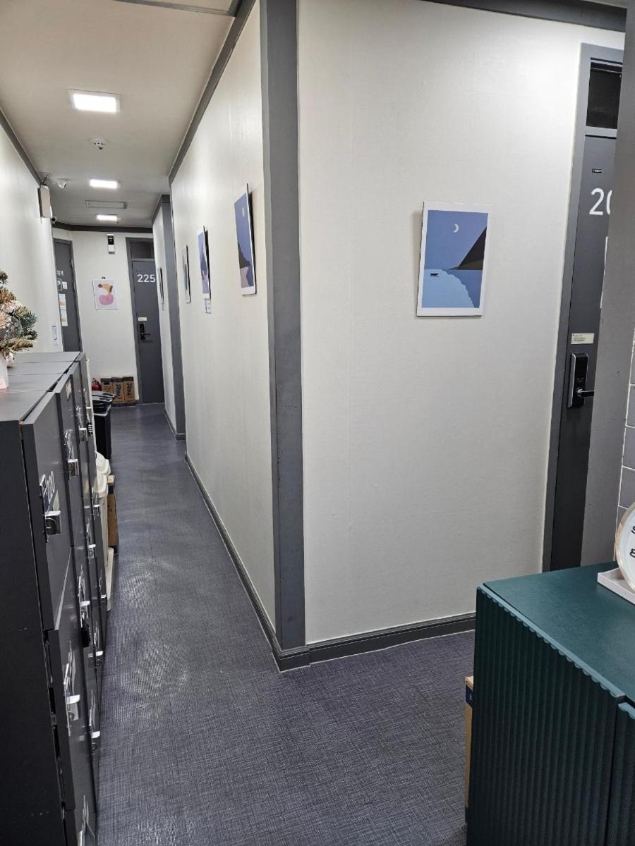 Hostel Singleguesthouse Cozybed -man Only- Seoul